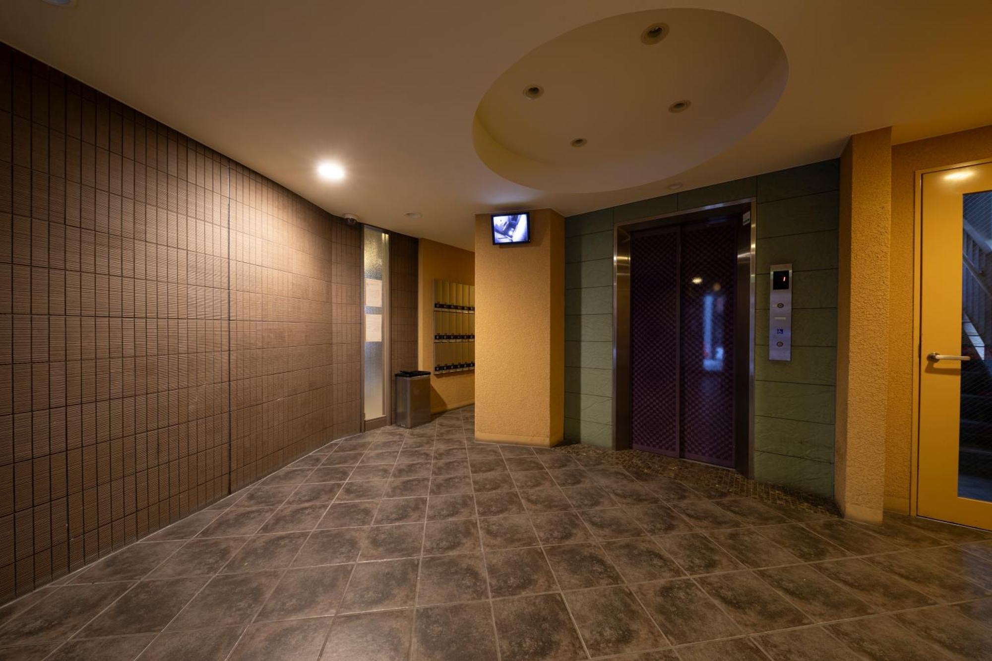 クリスタルコート難波 Apartment Osaka Exterior photo